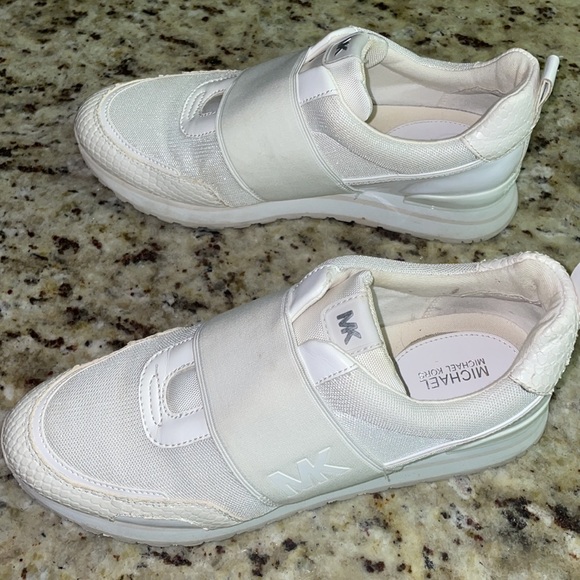 Michael Kors Sneakers - Picture 5 of 7